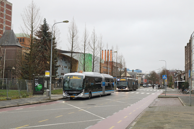 Foto van QBZ Heuliez GX437 ELEC 7403 Gelede bus door Nielsh94