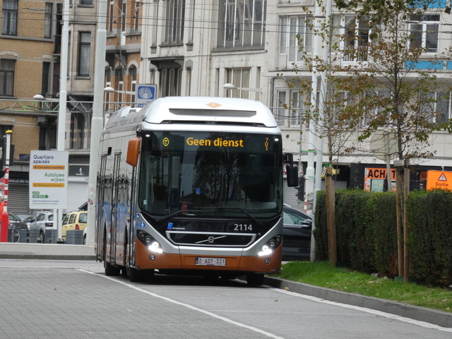 Foto van MIVB Volvo 7900 Hybrid 2114 Standaardbus door_gemaakt Delijn821