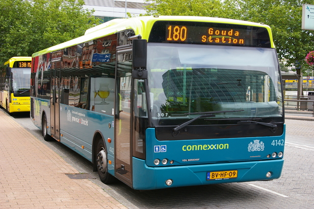 Foto van CXX VDL Ambassador ALE-120 4142 Standaardbus door wyke2207