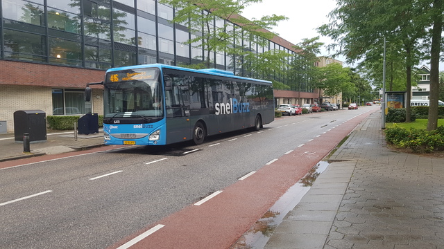 Foto van QBZ Iveco Crossway LE (13mtr) 6411 Standaardbus door_gemaakt treinspotter-Dordrecht-zuid