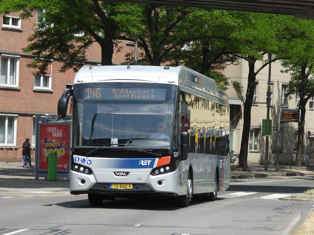 Foto van RET VDL Citea SLE-120 Hybrid 1234 Standaardbus door stefan188