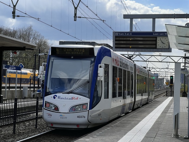 Foto van HTM RegioCitadis 4037 Tram door Stadsbus
