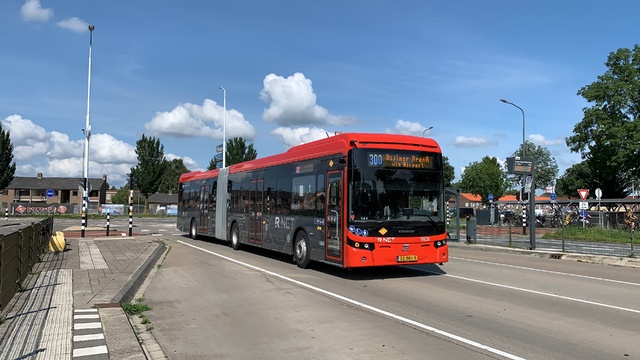 Foto van CXX Ebusco 2.2 (18mtr) 9808 Gelede bus door Stadsbus