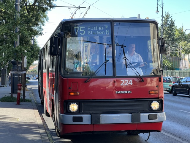 Foto van BKK Ikarus 280.94 224 Standaardbus door Stadsbus