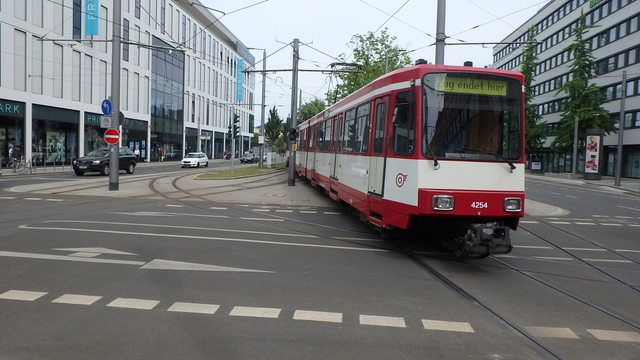 Foto van Rheinbahn Stadtbahnwagen B 4254 Tram door_gemaakt Perzik