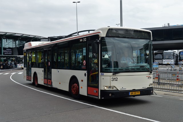 Foto van HTM Berkhof Diplomat 312 Standaardbus door wyke2207