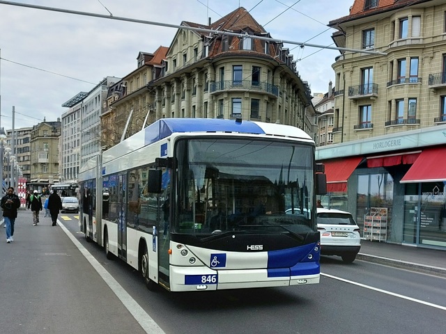 Foto van TPRL Hess Swisstrolley 846 Gelede bus door_gemaakt Jossevb