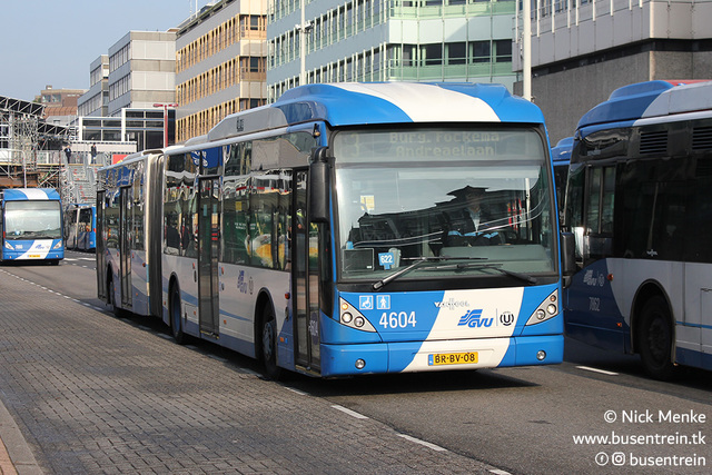 Foto van GVU Van Hool AG300 4604 Gelede bus door Busentrein