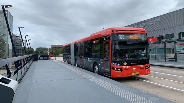 Foto van CXX Ebusco 2.2 (18mtr) 9825 Gelede bus door Stadsbus