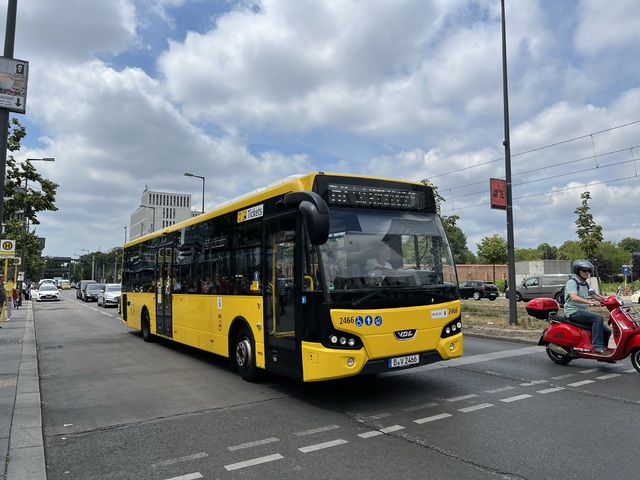 Foto van BVG VDL Citea LLE-120 2466 Standaardbus door Stadsbus