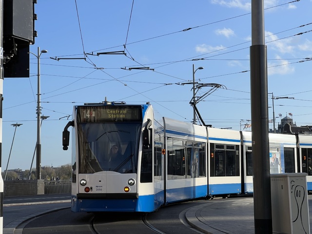 Foto van GVB Siemens Combino 2056 Tram door Stadsbus