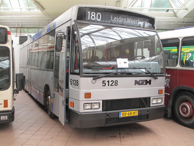 Foto van HBM Den Oudsten B88 5128 Standaardbus door Jelmer