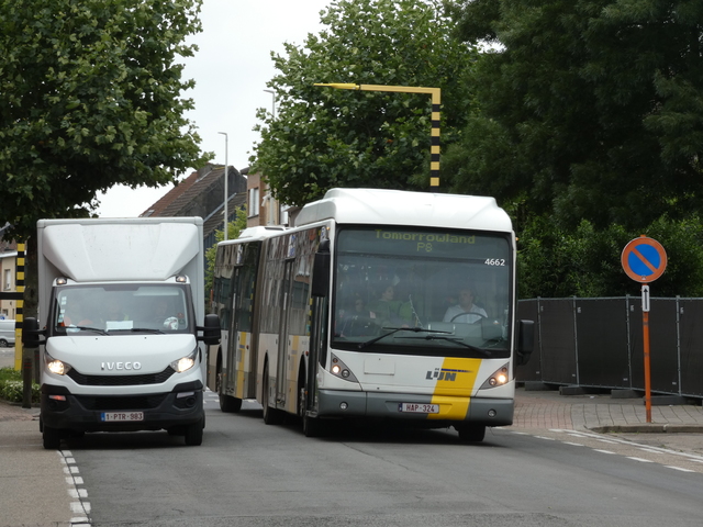 Foto van DeLijn Van Hool AG300 4662 Gelede bus door Delijn821