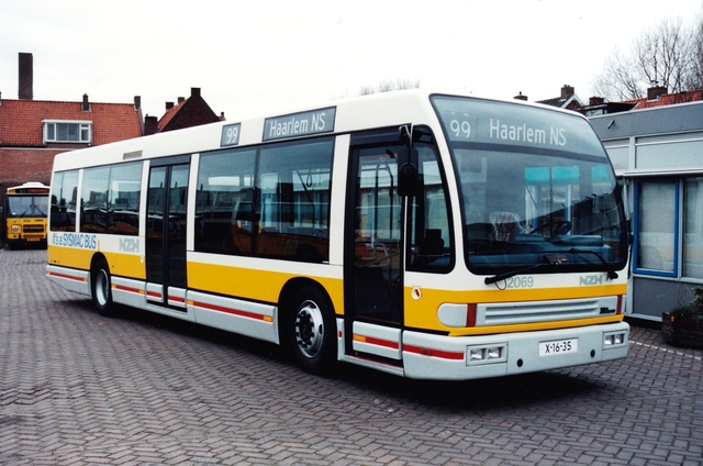 Foto van CXX Den Oudsten B90 2069 Standaardbus door wyke2207