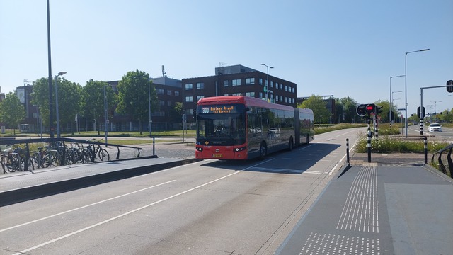 Foto van CXX Ebusco 2.2 (18mtr) 9831 Gelede bus door EenBusspotter