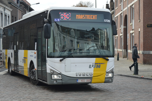 Foto van DeLijn Iveco Crossway LE (12mtr) 5720 Standaardbus door wyke2207