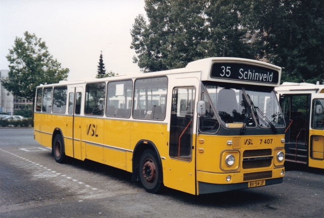 Foto van VSL DAF MB200 7407 Standaardbus door wyke2207