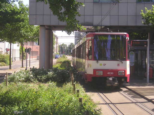 Foto van Rheinbahn Stadtbahnwagen B 4230 Tram door Perzik