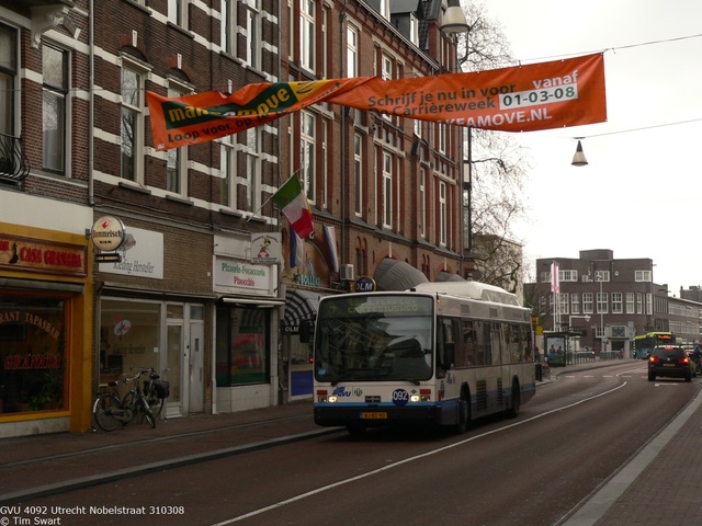 Foto van GVU Van Hool A300 LPG 4092 Standaardbus door tsov