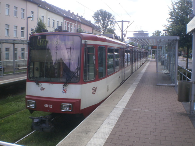 Foto van Rheinbahn Stadtbahnwagen B 4012 Tram door_gemaakt Perzik