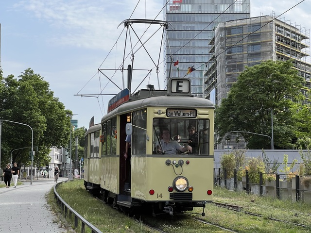 Foto van Rheinbahn Diverse trams 14 Tram door Stadsbus
