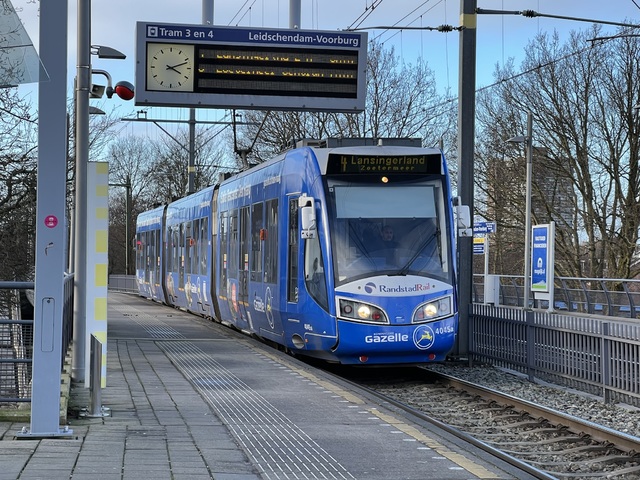 Foto van HTM RegioCitadis 4045 Tram door Stadsbus