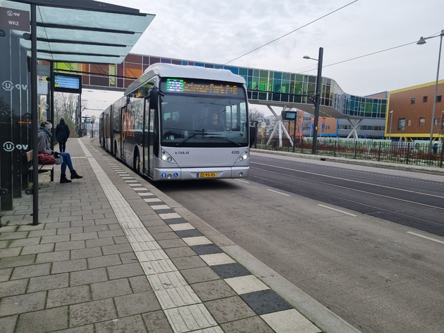 Foto van QBZ Van Hool AGG300 4205 Dubbelgelede bus door Tramspoor