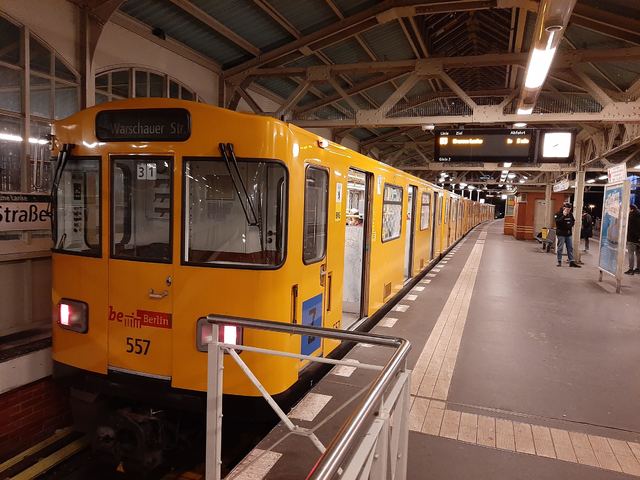 Foto van BVG BVG Baureihe A3 556 Metro door Jossevb