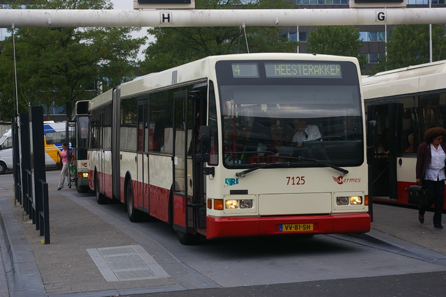 Foto van CXX Berkhof 2000NL G 7125 Gelede bus door wyke2207
