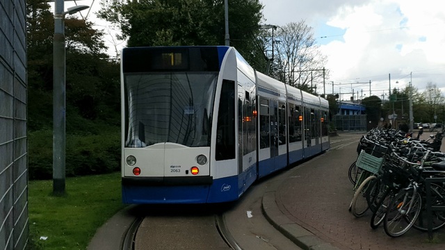 Foto van GVB Siemens Combino 2063 Tram door TZoid