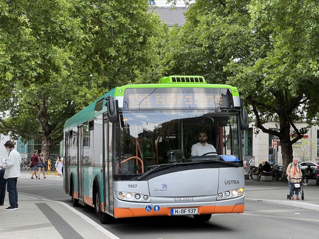 Foto van Ustra Solaris Urbino 12 7937 Standaardbus door Stadsbus