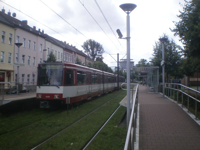 Foto van Rheinbahn Stadtbahnwagen B 4226 Tram door Perzik