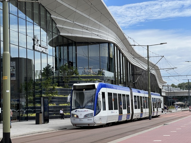 Foto van HTM RegioCitadis 4002 Tram door Stadsbus
