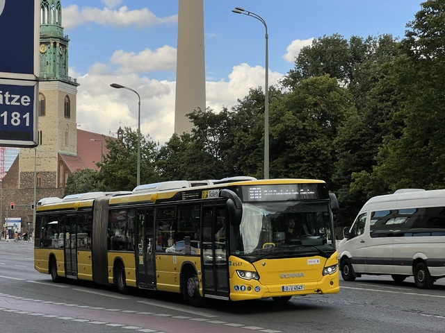 Foto van BVG Scania Citywide LFA 4547 Gelede bus door Stadsbus