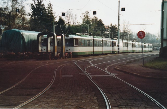 Foto van RET Rotterdamse Düwag GT8 1635 Tram door JanWillem