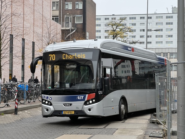 Foto van RET VDL Citea SLE-120 Hybrid 1253 Standaardbus door Stadsbus