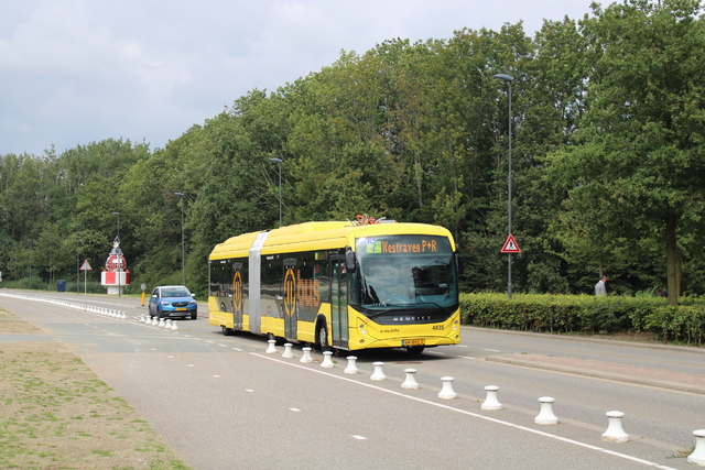Foto van QBZ Heuliez GX437 ELEC 4835 Gelede bus door StijnvanGinkel