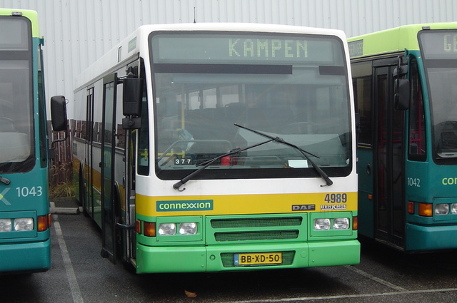 Foto van CXX Berkhof 2000NL 4989 Standaardbus door wyke2207