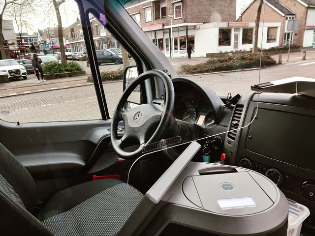 Foto van CXX Mercedes-Benz Sprinter 411 Minibus door_gemaakt Daelea