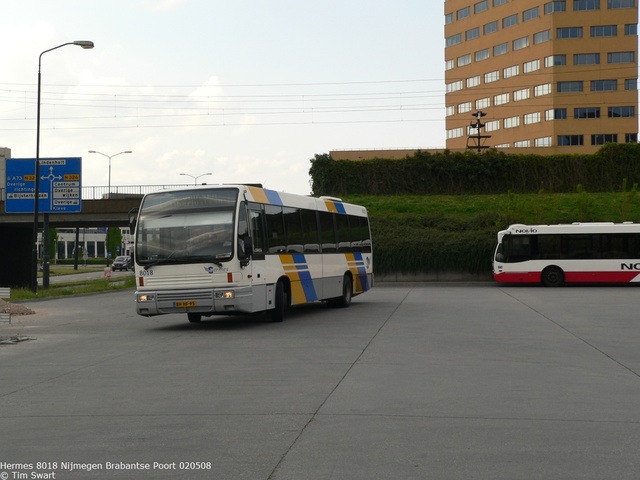Foto van HER Den Oudsten B95 8018 Standaardbus door tsov
