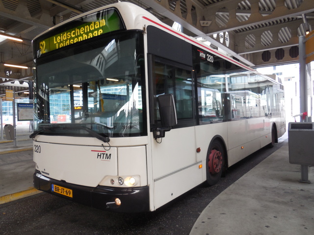 Foto van HTM Berkhof Diplomat 320 Standaardbus door Stadsbus