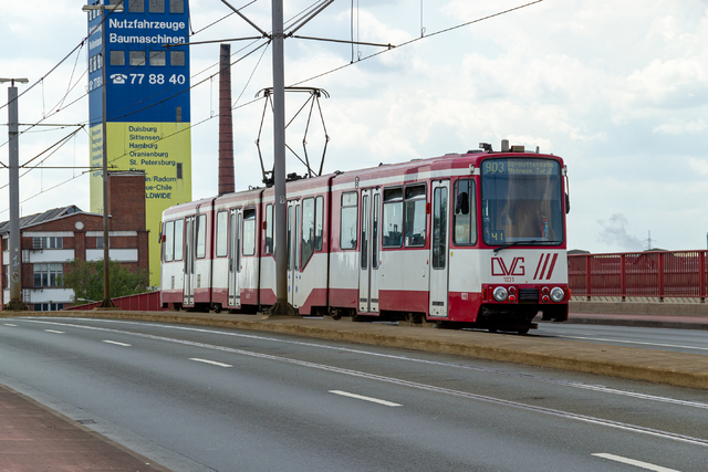 Foto van DVG Düwag GT10NC-DU 1031 Tram door_gemaakt Martin