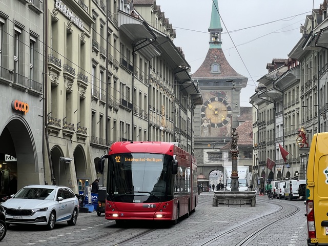Foto van Bernmobil Hess Swisstrolley 24 Gelede bus door_gemaakt Stadsbus
