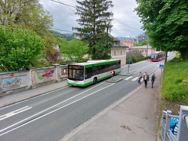 Foto van Salzburg Hess Swisstrolley 428 Gelede bus door_gemaakt Jossevb