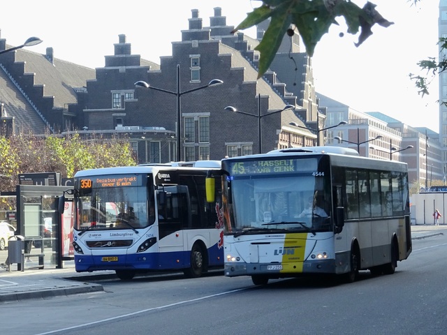 Foto van DeLijn Jonckheere Transit 2000 4544 Standaardbus door Jossevb