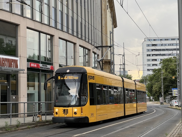 Foto van DVB NGT D8DD 2610 Tram door Stadsbus
