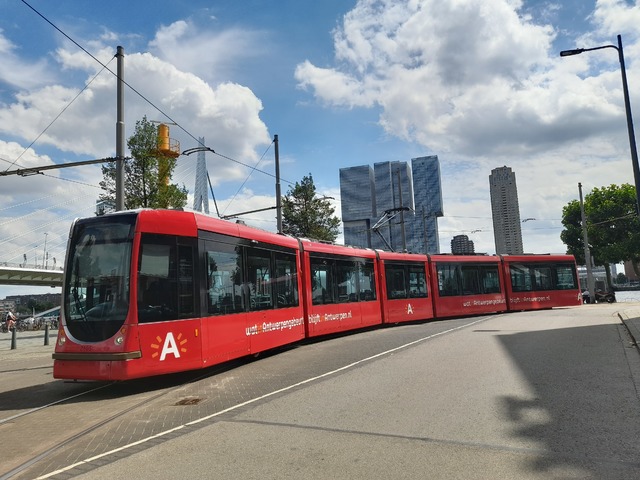 Foto van RET Rotterdamse Citadis 2105 Tram door Sneltram