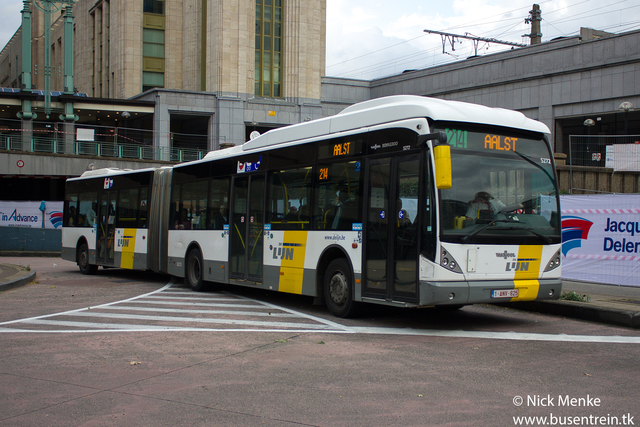 Foto van DeLijn Van Hool AG300 5272 Gelede bus door Busentrein