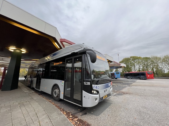 Foto van RET VDL Citea SLE-120 Hybrid 1228 Standaardbus door_gemaakt Stadsbus
