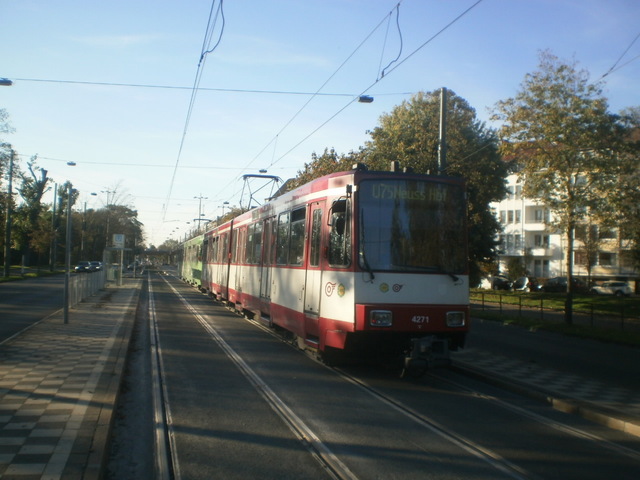 Foto van Rheinbahn Stadtbahnwagen B 4271 Tram door_gemaakt Perzik